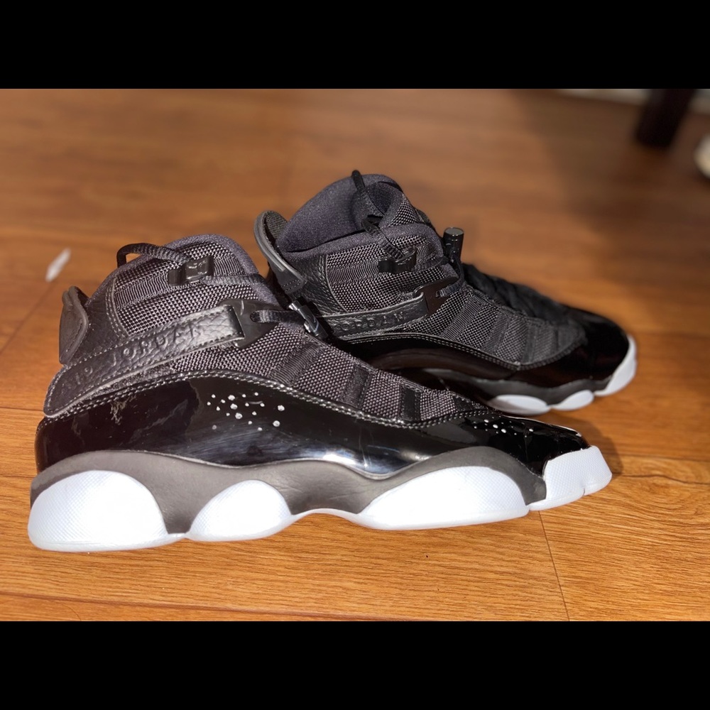 Sneakers - Picture 4 of 5